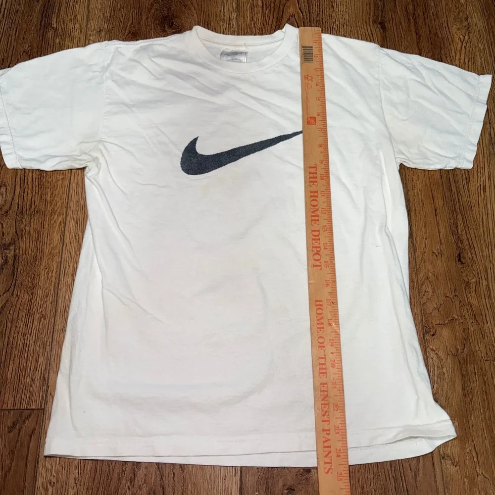 90s Nike center Swoosh Graphic T-Shirt White youth Large Made in USA vtg Tee